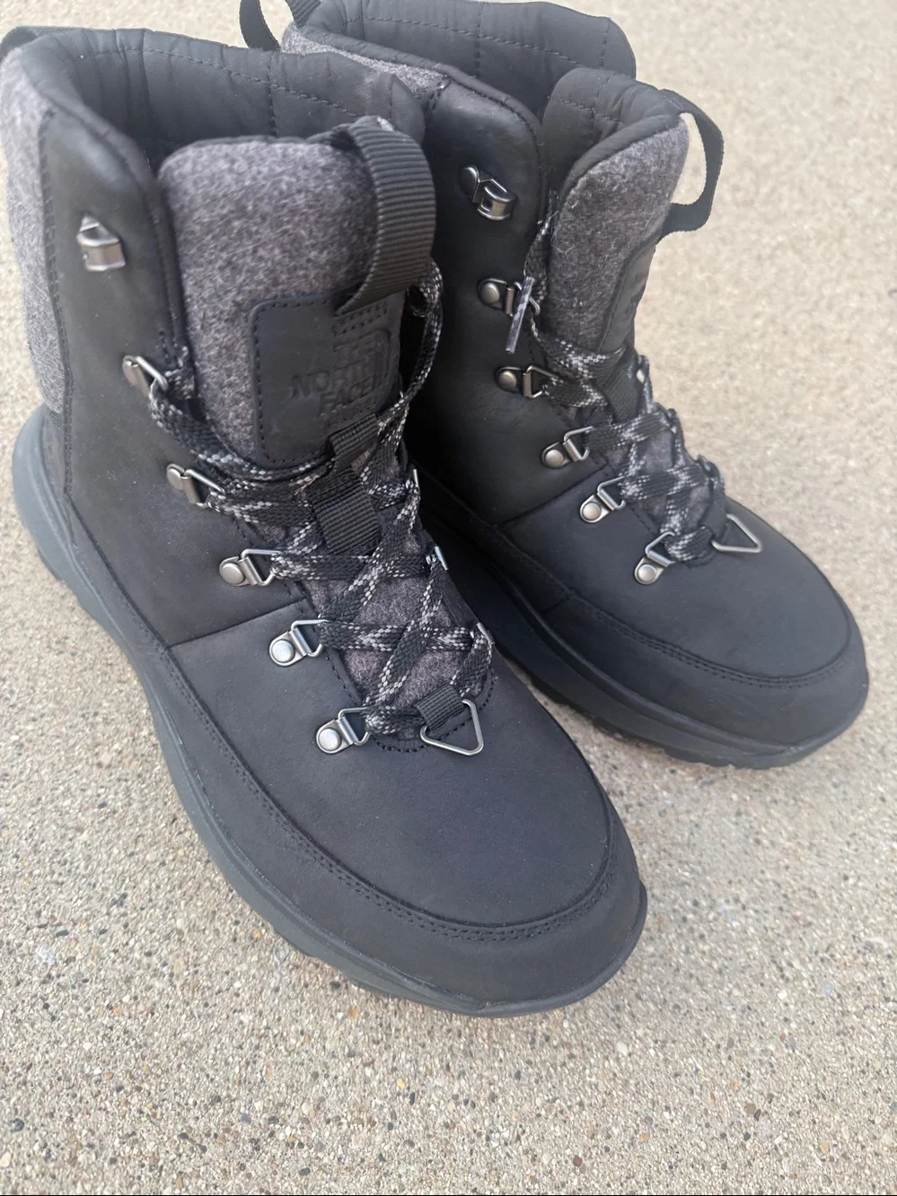 The North Face Bergen Leather Waterproof Winter boots